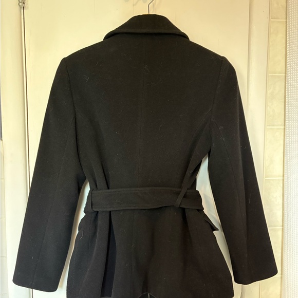 Wool belted pea coat. Buttoned flap pockets - Picture 5 of 5